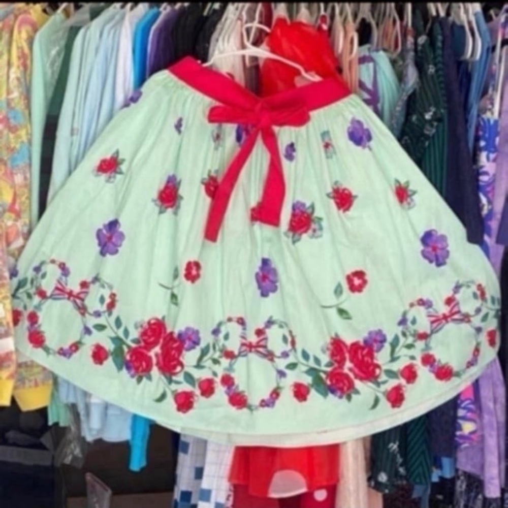 Disney parks dress shop uk pavilion/ England skirt NWT LARGE